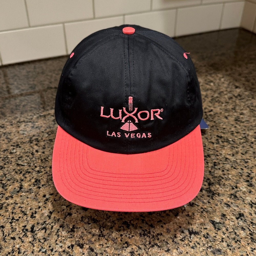 Luxor Las Vegas Signature Collection Vintage Snapback Hat Black Pink NWT Casino